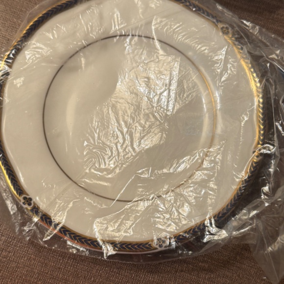 Wedgwood Royal Lapis Bone China – UNUSED – Discontinued - Picture 7 of 16